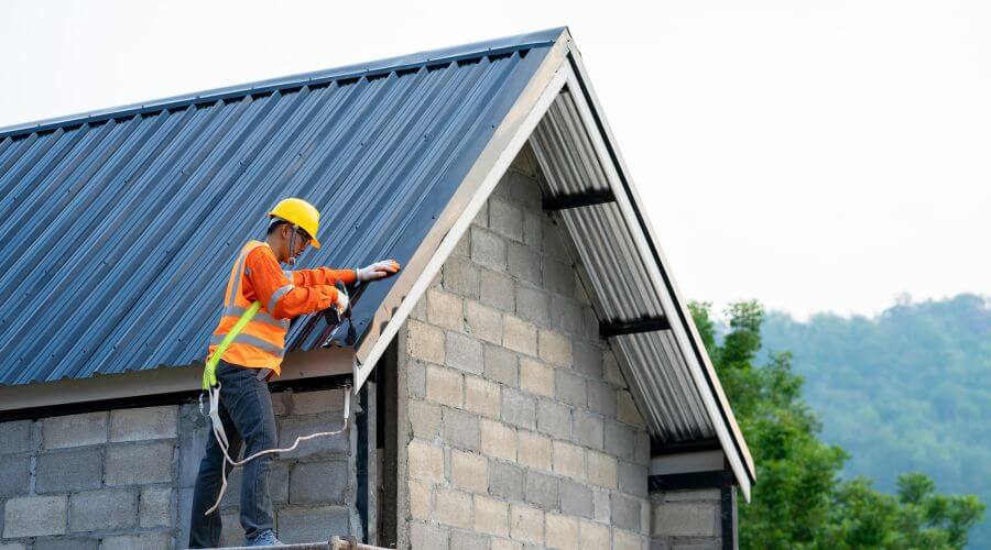 Professional residential roofers in Dewitt, MI